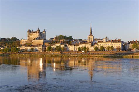 where is saumur france.